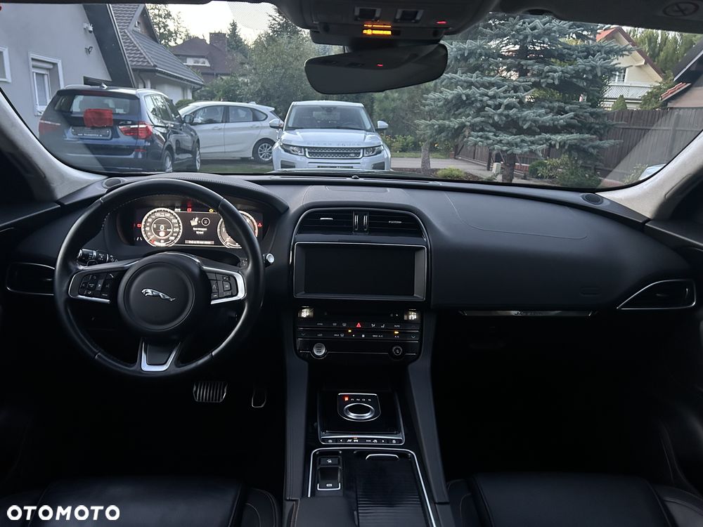 Jaguar F-Pace 20d AWD R-Sport - 15