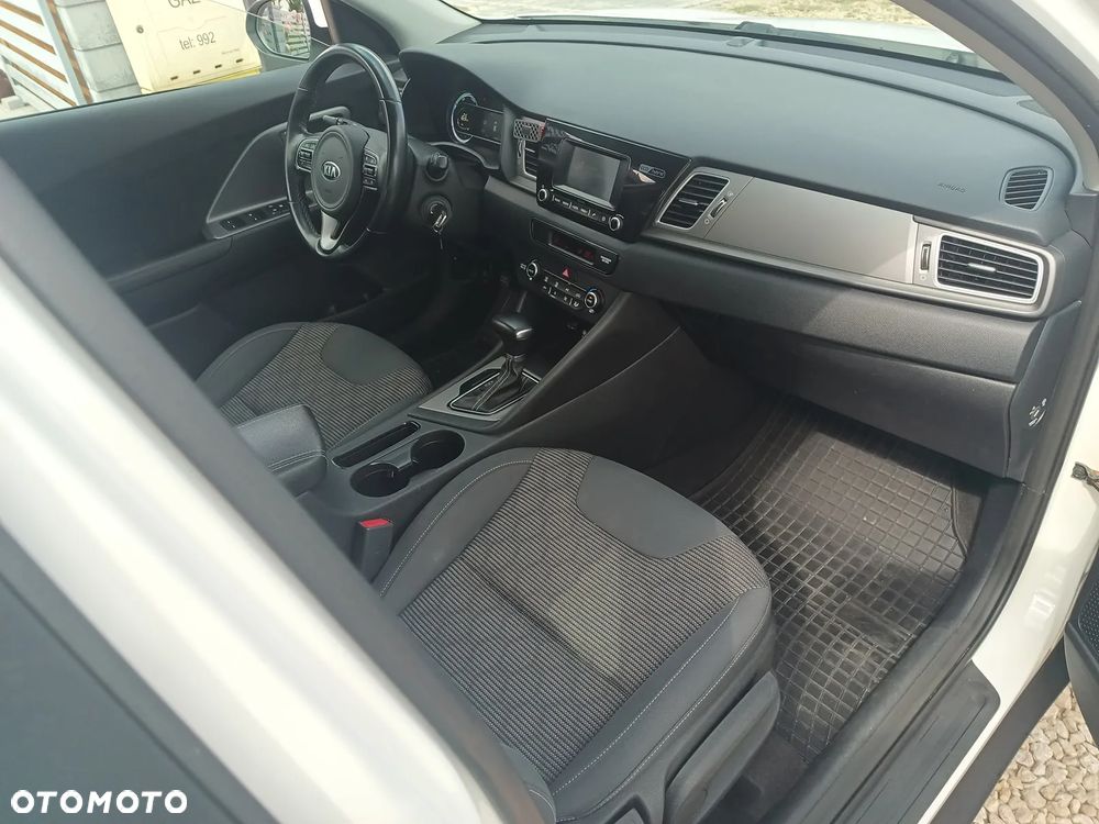 Kia Niro 1.6 GDI Hybrid M - 24