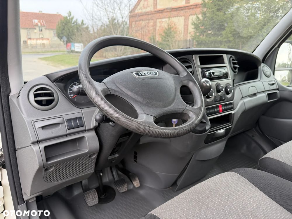 Iveco 35C15 * 3.0 / 150KM * Rama do zabudowy * Rozstaw osi: 4.1m * Koła bliźniacze * - 25