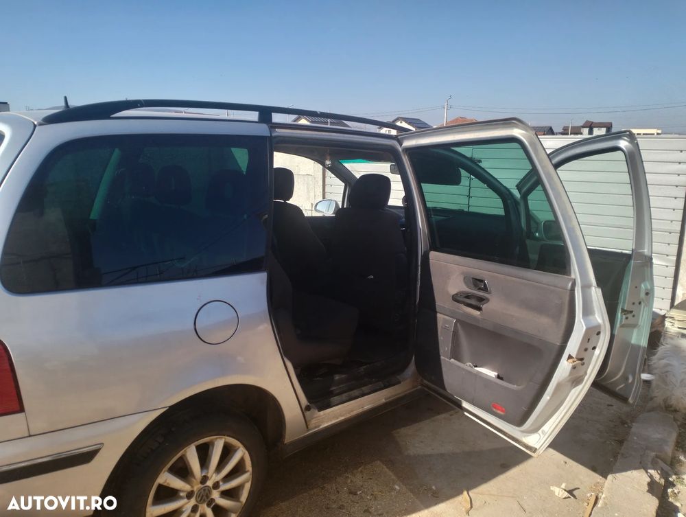 Volkswagen Sharan 1.9TDI Basis Aut - 1
