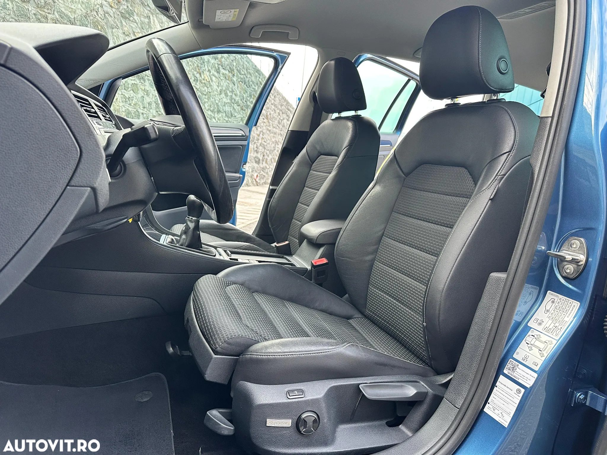 Volkswagen Golf 2.0 BlueTDI Highline - 21