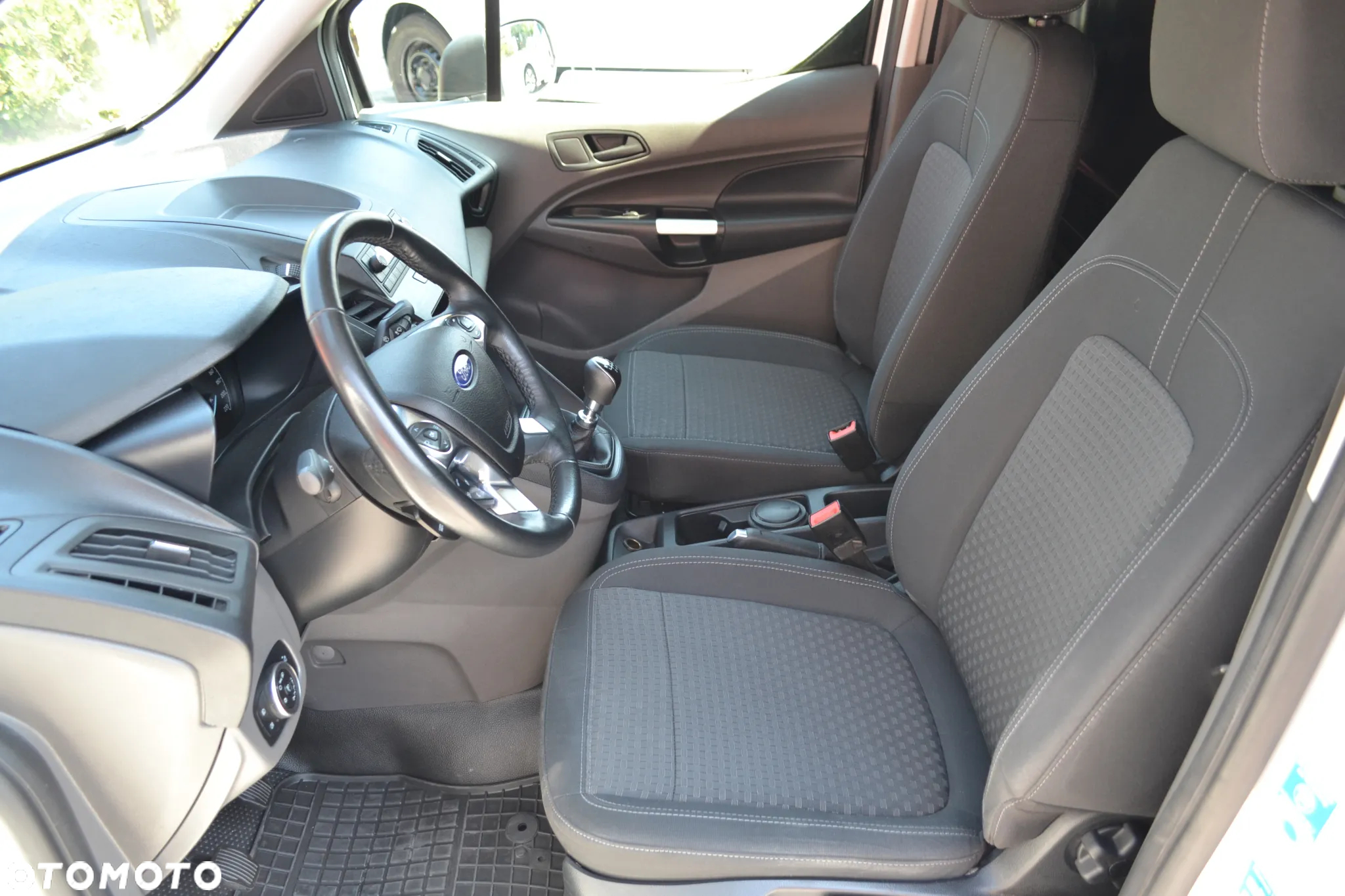 Ford Transit Connect - 12