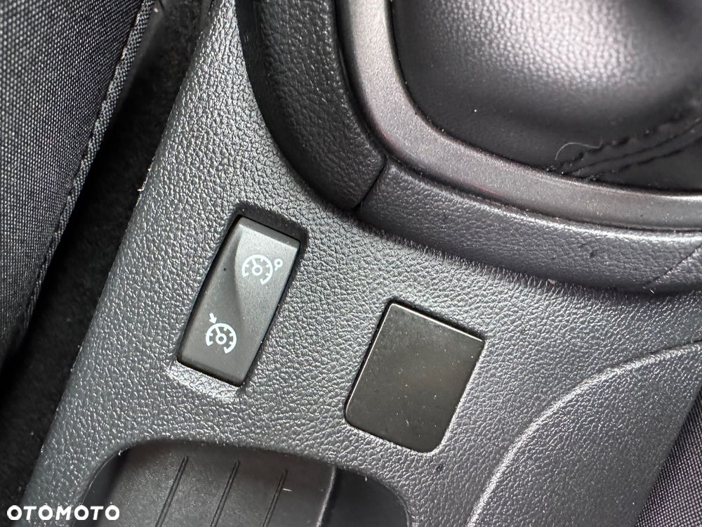 Renault Clio 1.2 16V 75 LIMITED - 30