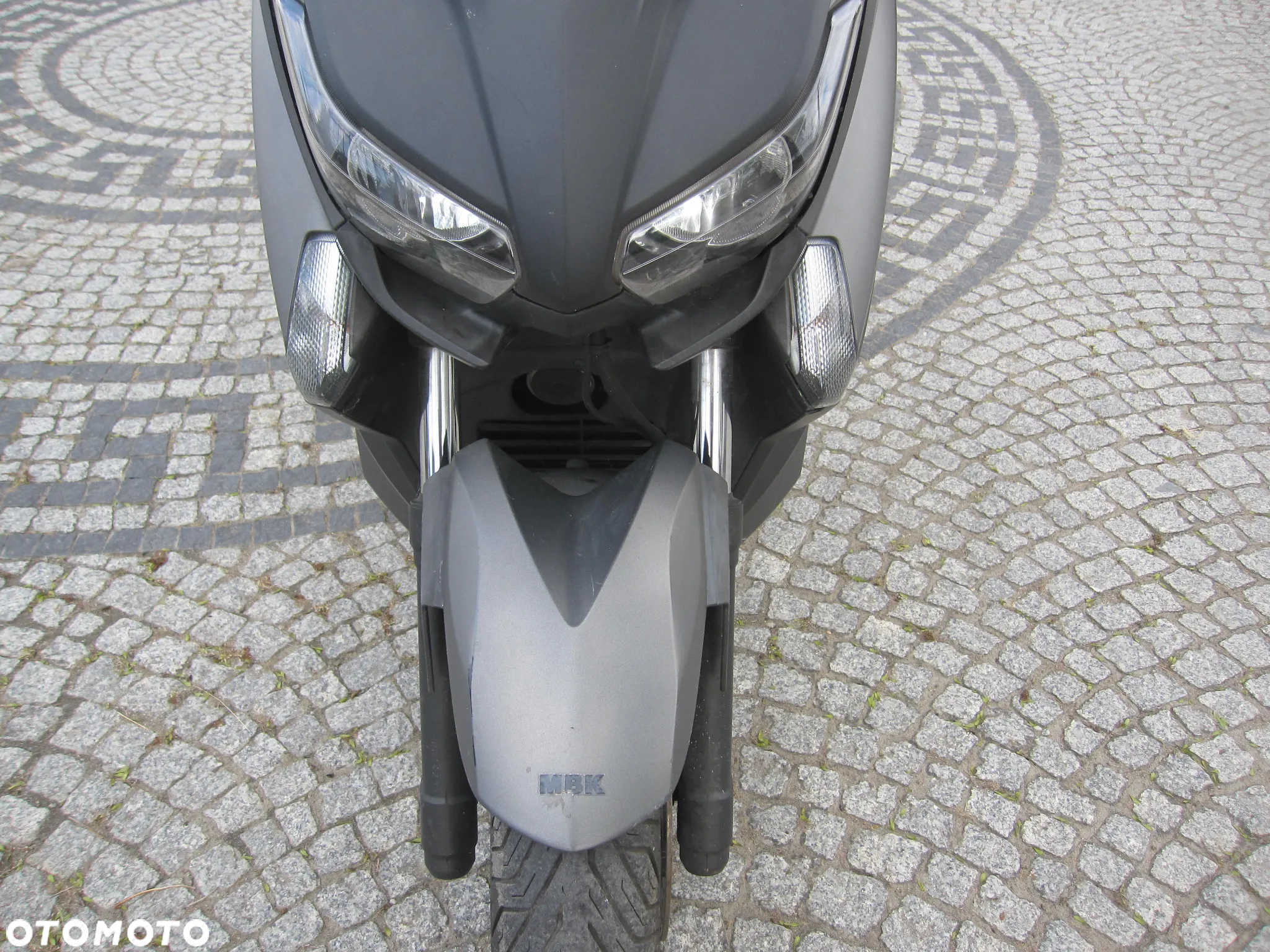 Yamaha X-max - 12
