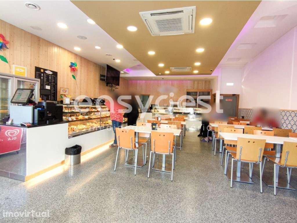 Espaço Comercial com área de 250m2 localizado em Ramada (Odivelas) - Grande imagem: 2/28