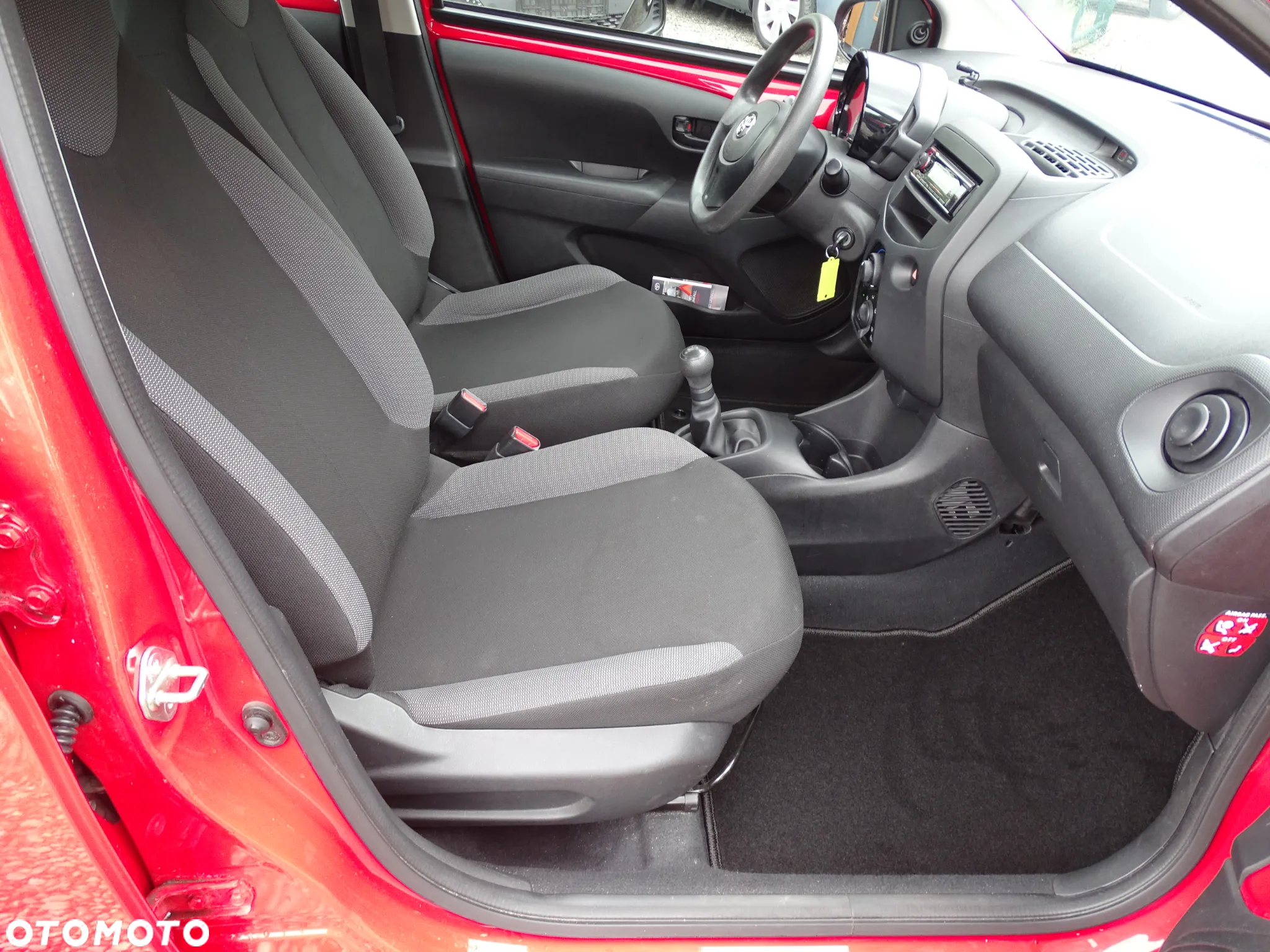 Toyota Aygo x-business - 16