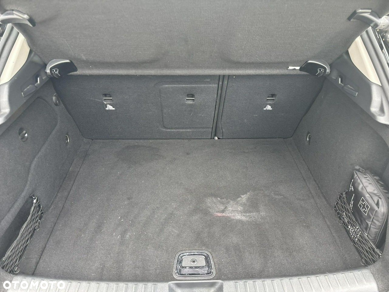 Mercedes-Benz GLA 180 7G-DCT - 14