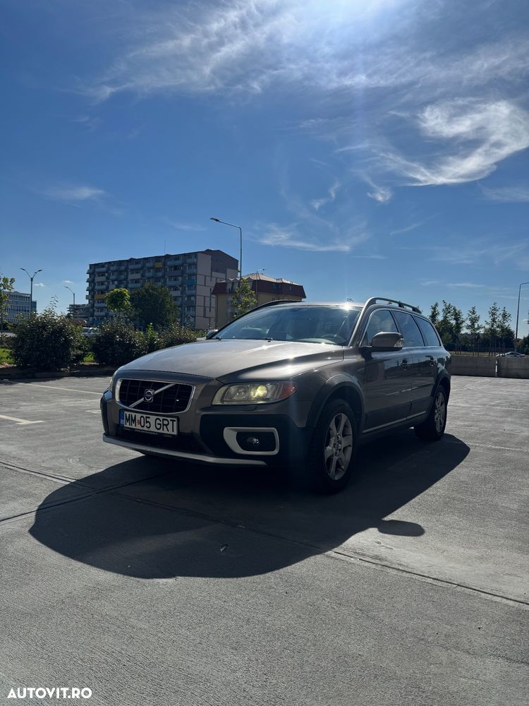 Volvo XC 70 D5 AWD Geartronic Momentum - 4
