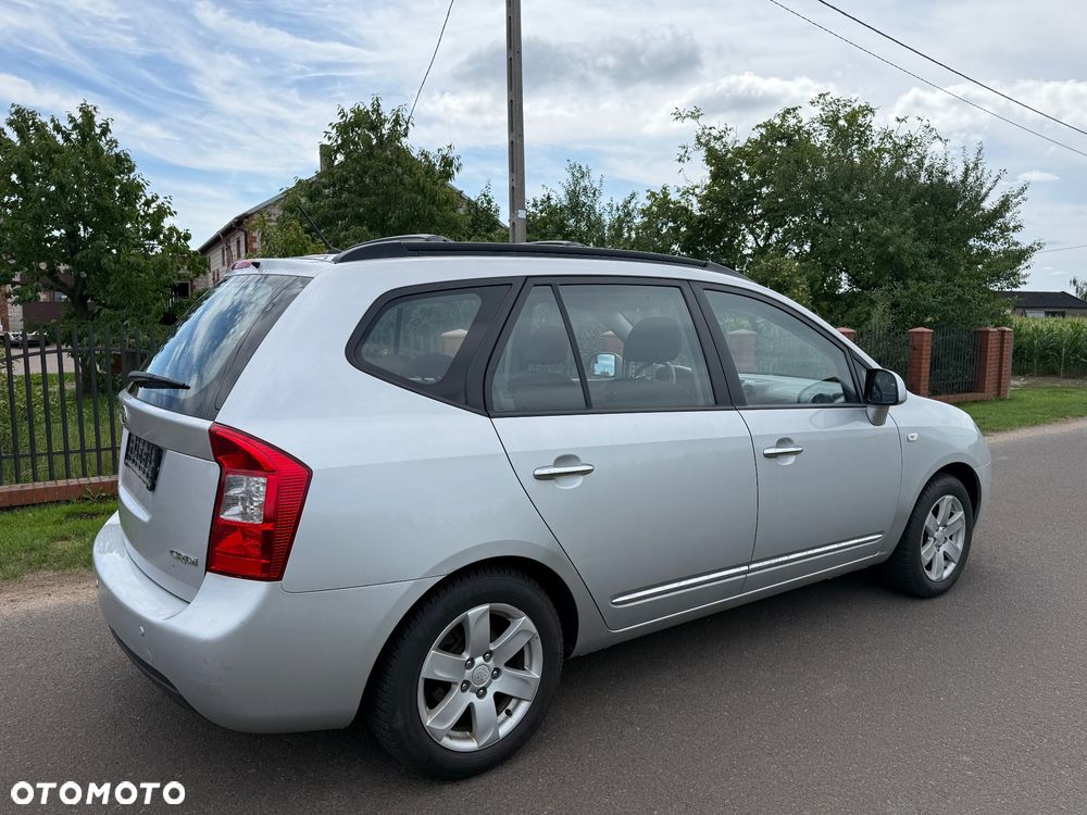 Kia Carens - 6