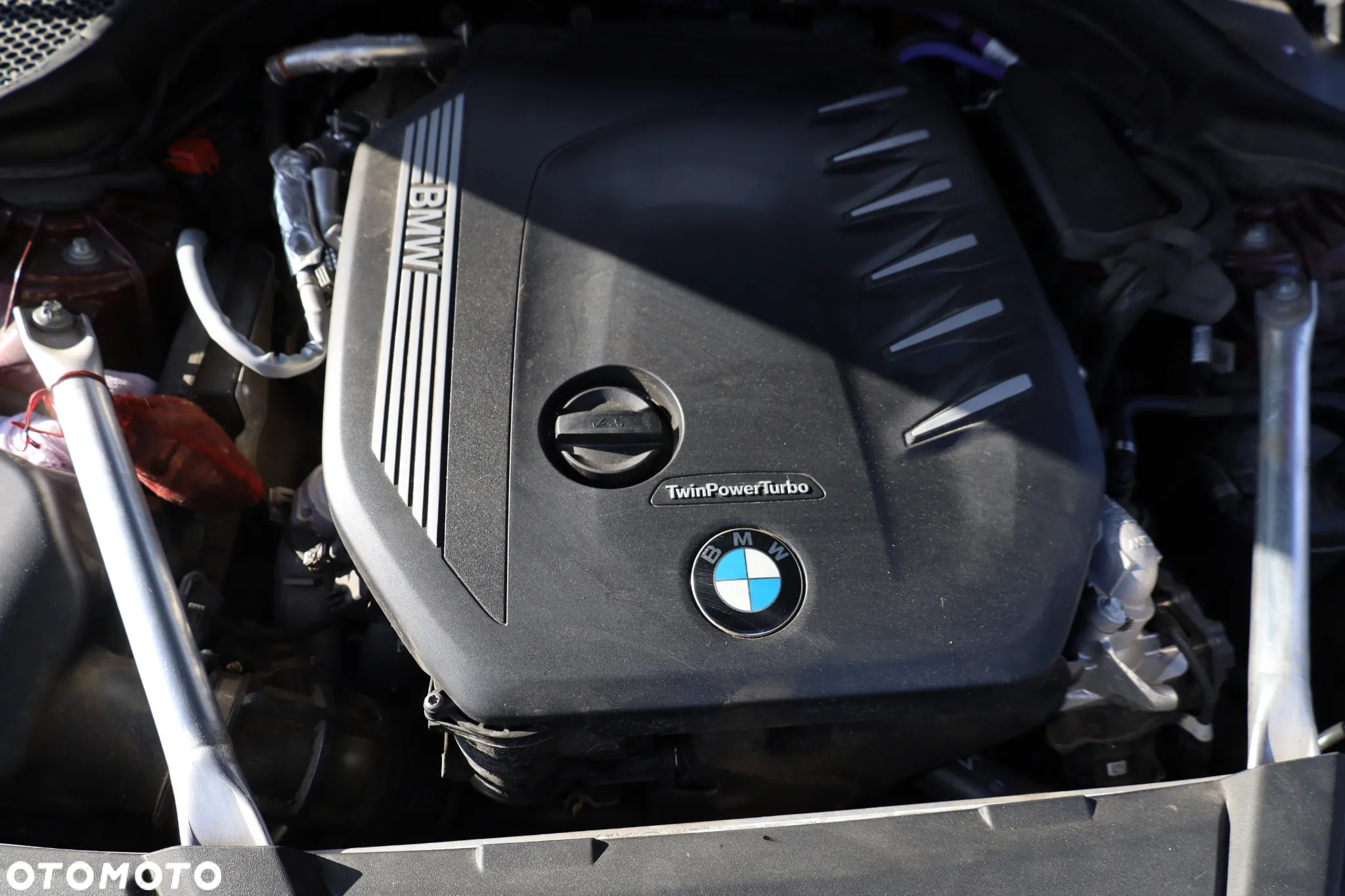 BMW 6GT - 8