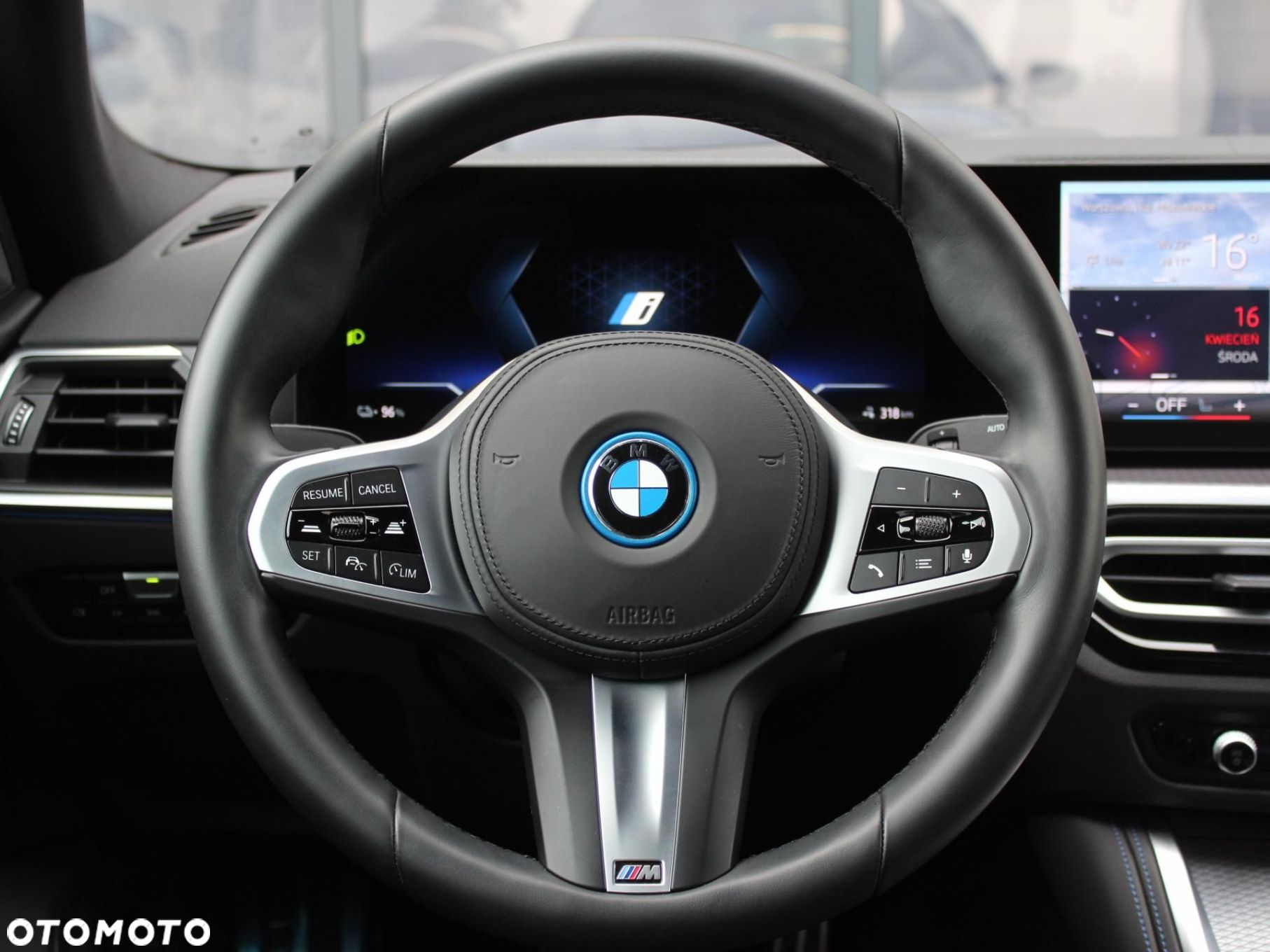 BMW i4 - 12
