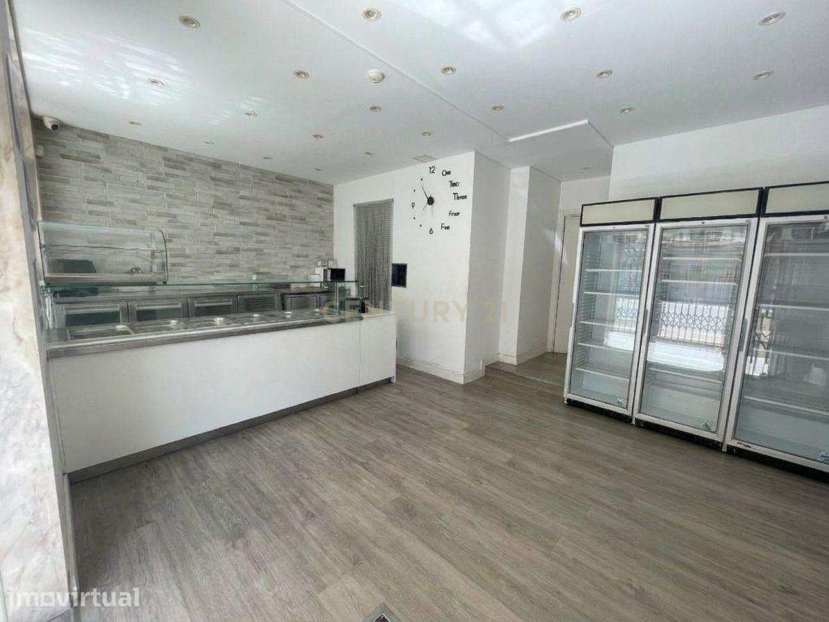 Espaço Comercial à venda em Carnaxide | Avenida Edmundo Lima Basto - Grande imagem: 4/10
