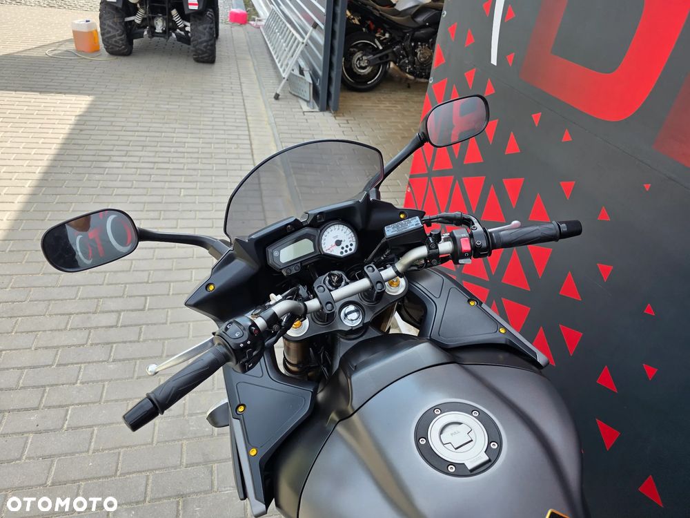 Yamaha FZ8 - 17