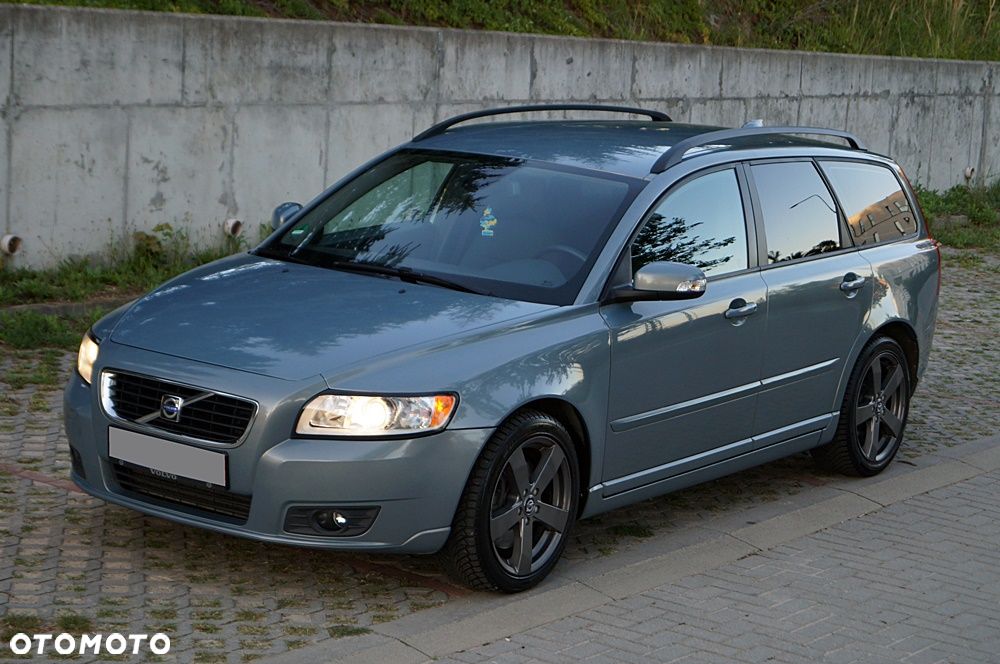 Volvo V50 D5 Momentum - 13