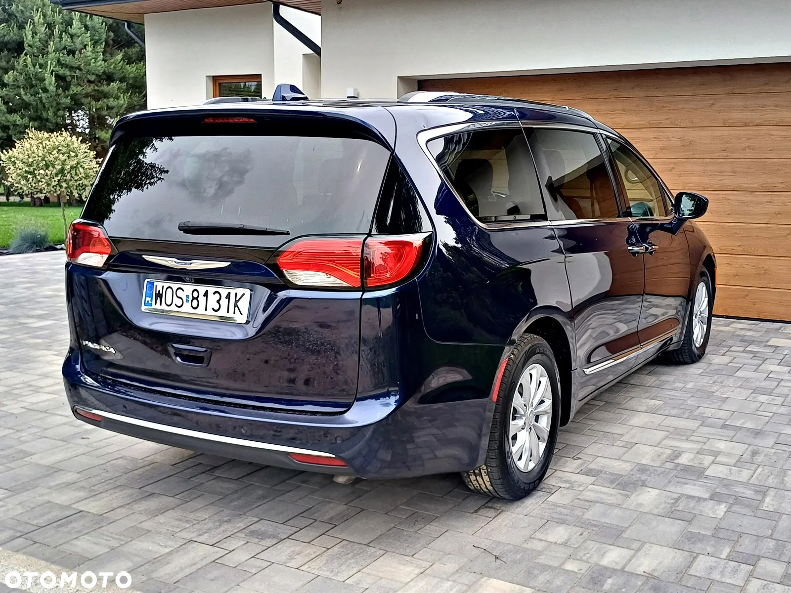 Chrysler Pacifica - 9