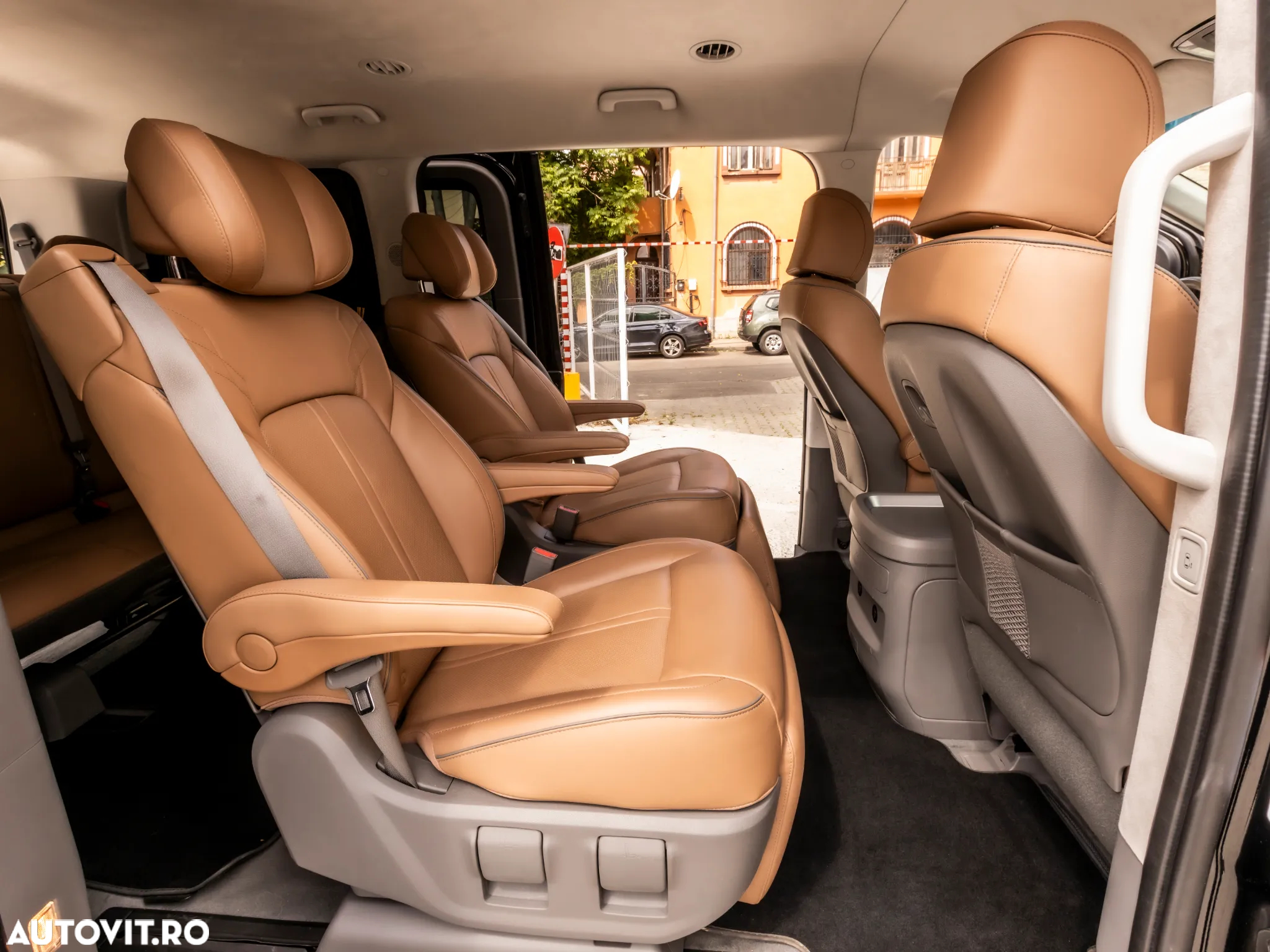 Hyundai Staria 2.2 CRDi Allrad Signature - 6