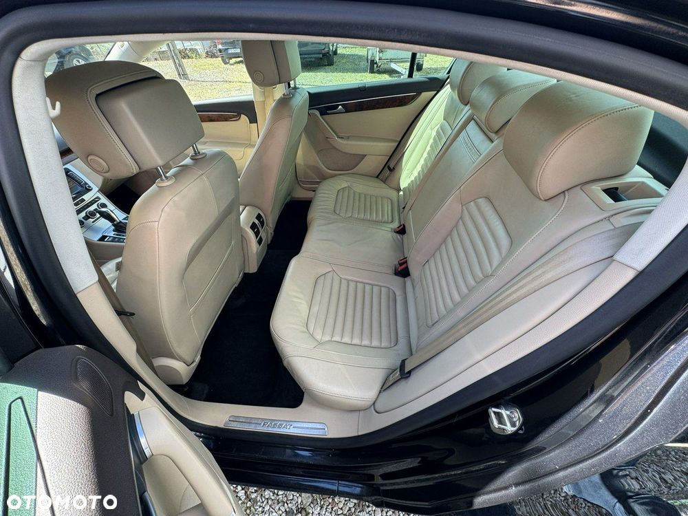 Volkswagen Passat - 19