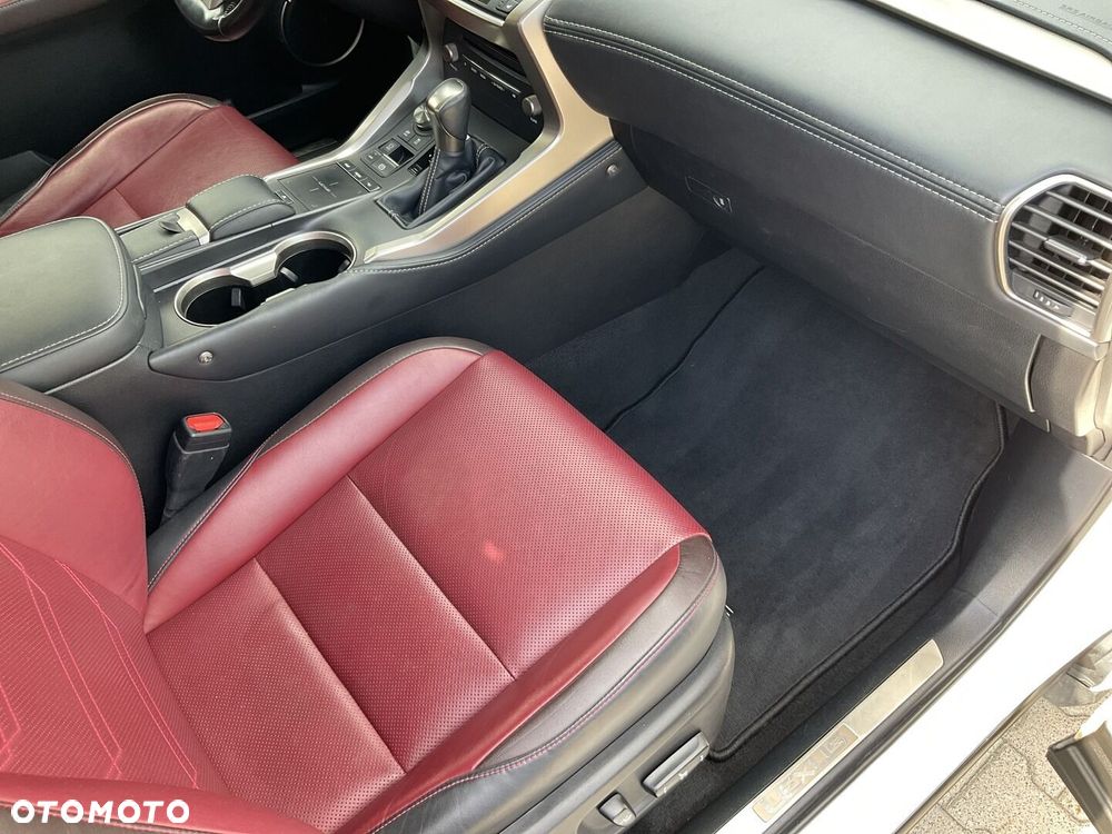 Lexus NX 300h Comfort AWD - 10
