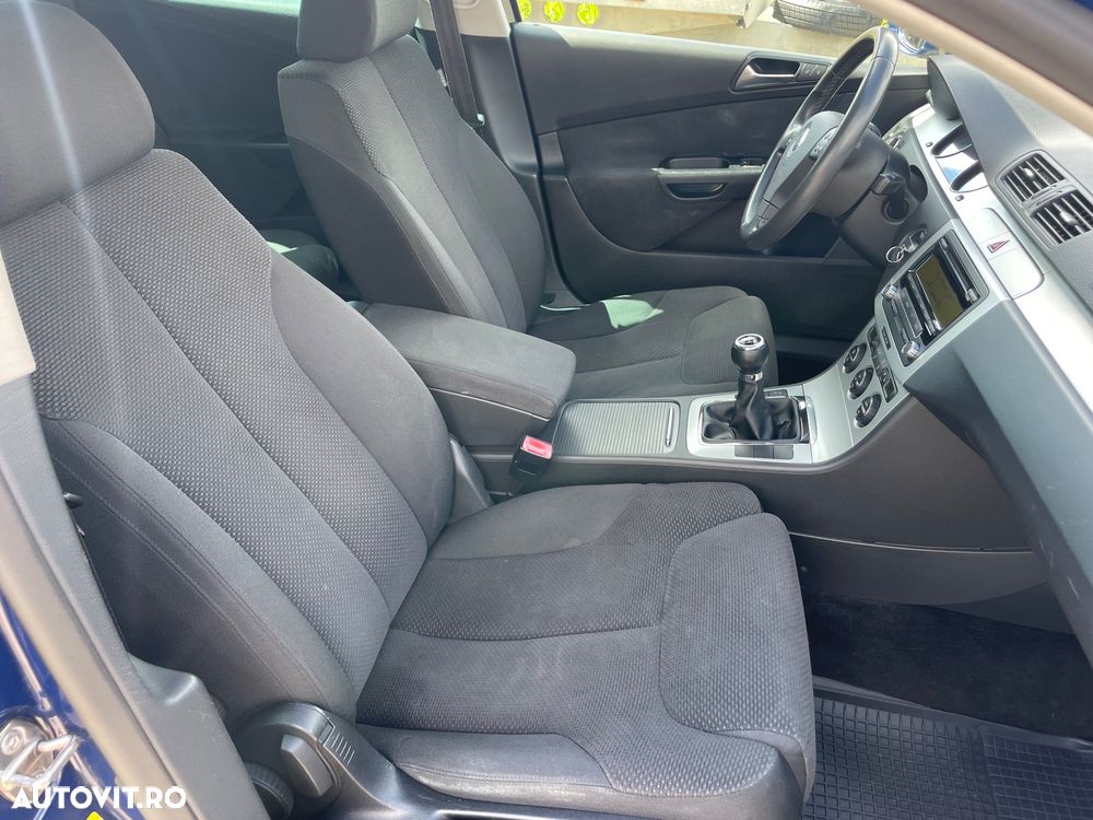Volkswagen Passat 2.0 TDI DPF Comfortline - 13