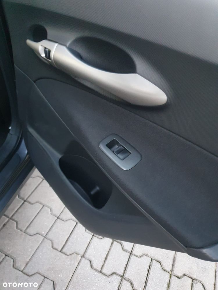 Toyota Auris 2.0 D-4D Edition - 9