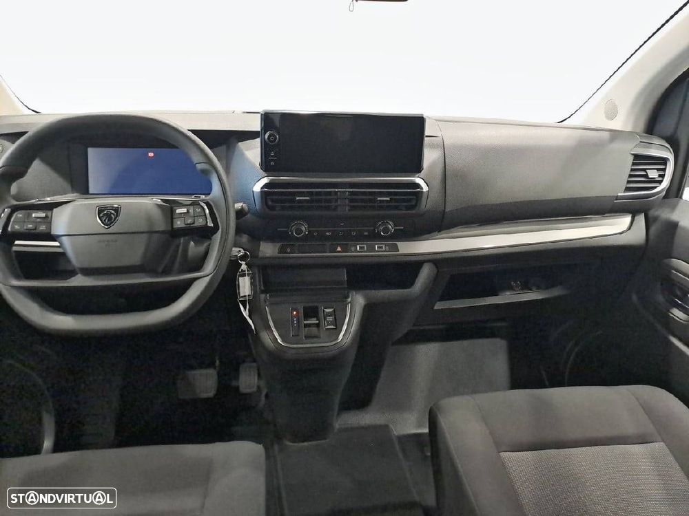 Peugeot Traveller - 8