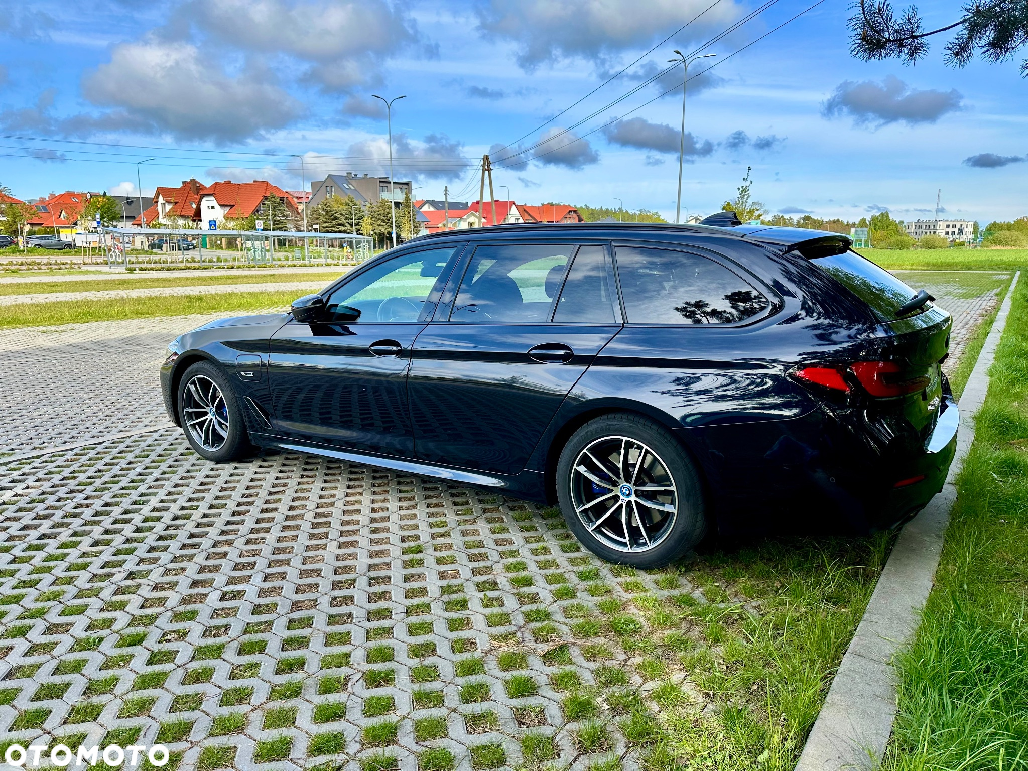 BMW Seria 5 530e Touring - 36