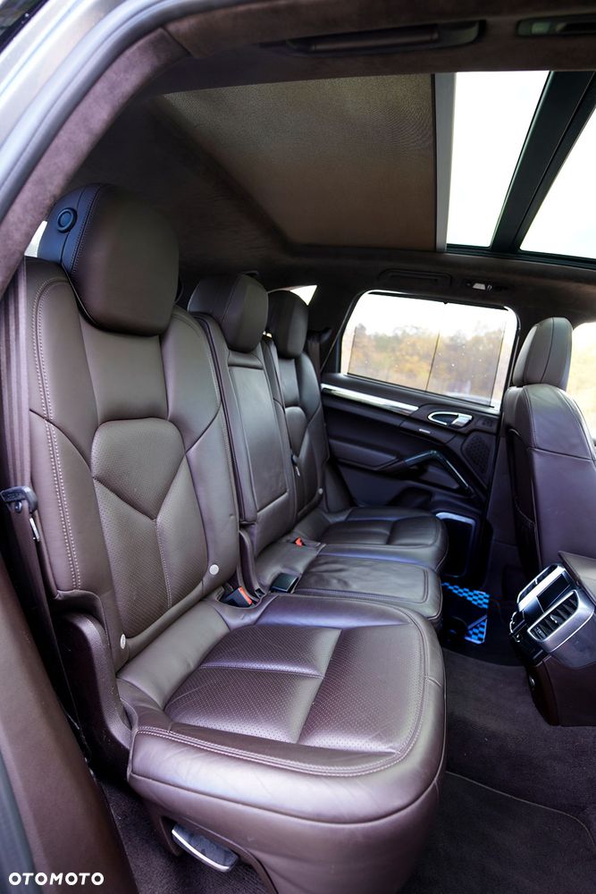 Porsche Cayenne S E-Hybrid - 11