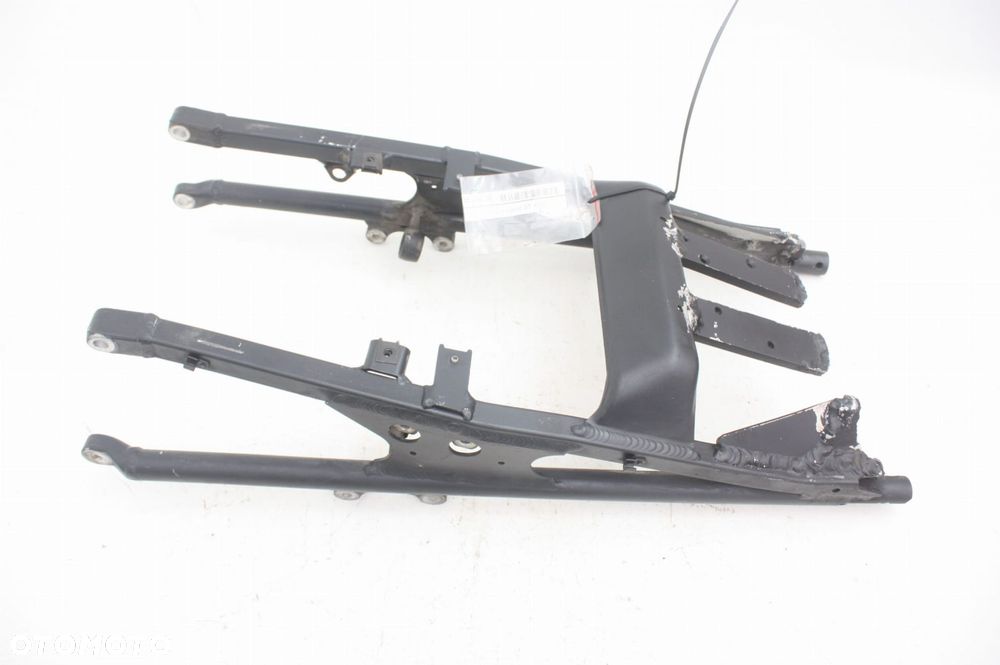 STELAŻ NADKOLA TYLNEGO Triumph Sprint ST 1050 - 1