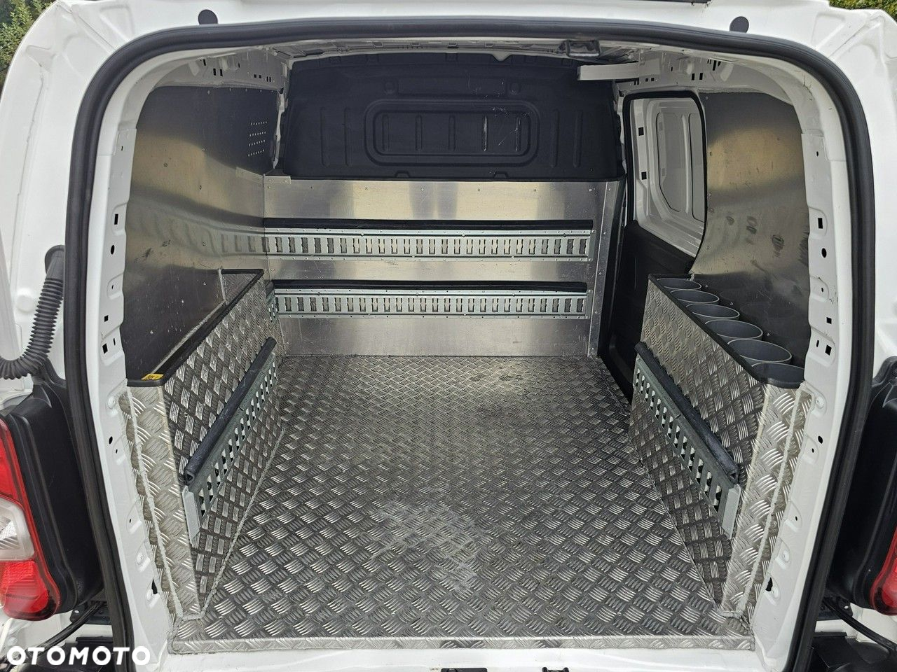 Peugeot Partner - 8