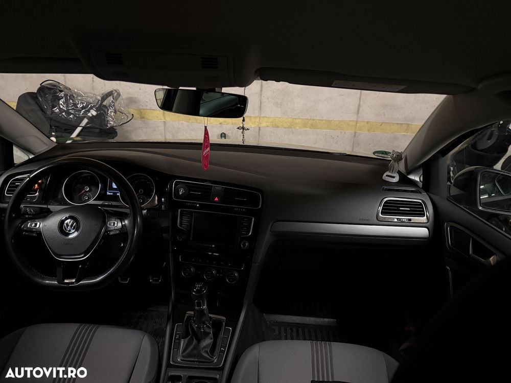 Volkswagen Golf 1.6 TDI BlueMotion Technology Allstar - 10