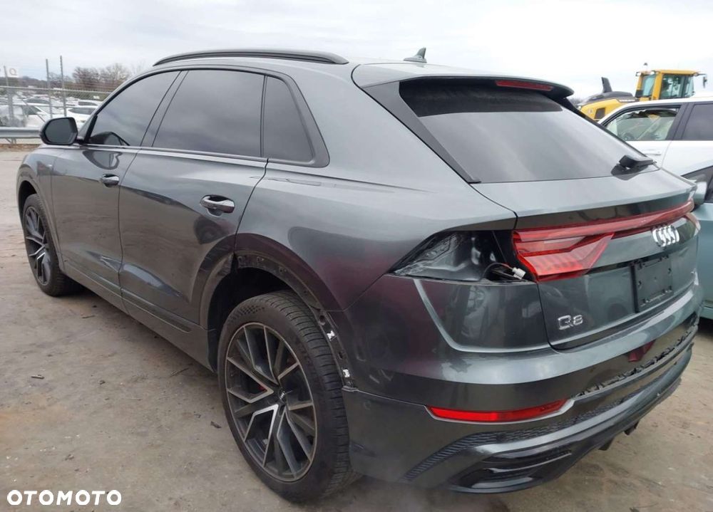 Audi Q8 - 8