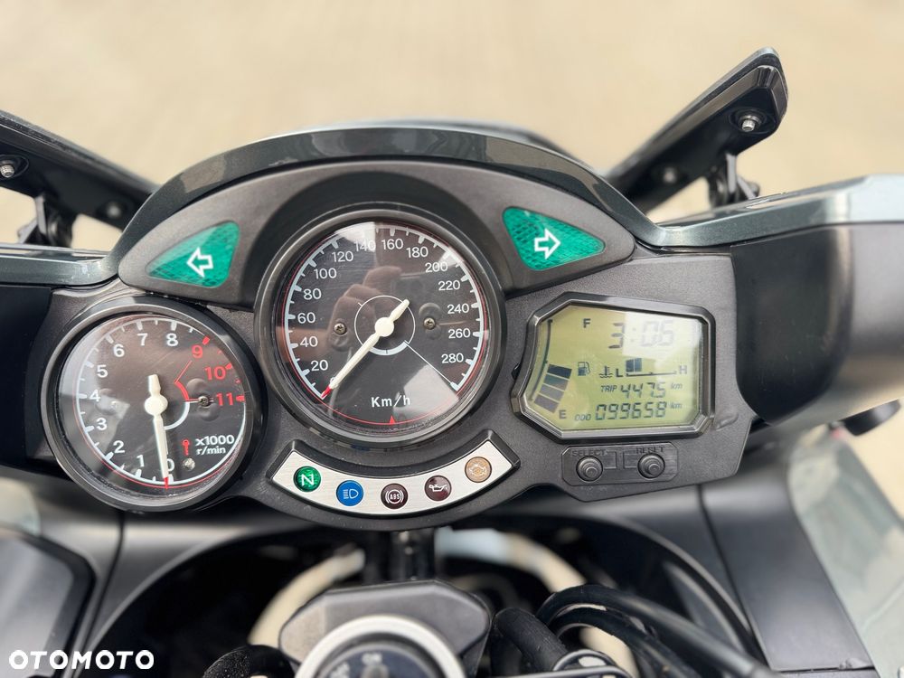 Yamaha FJR - 13