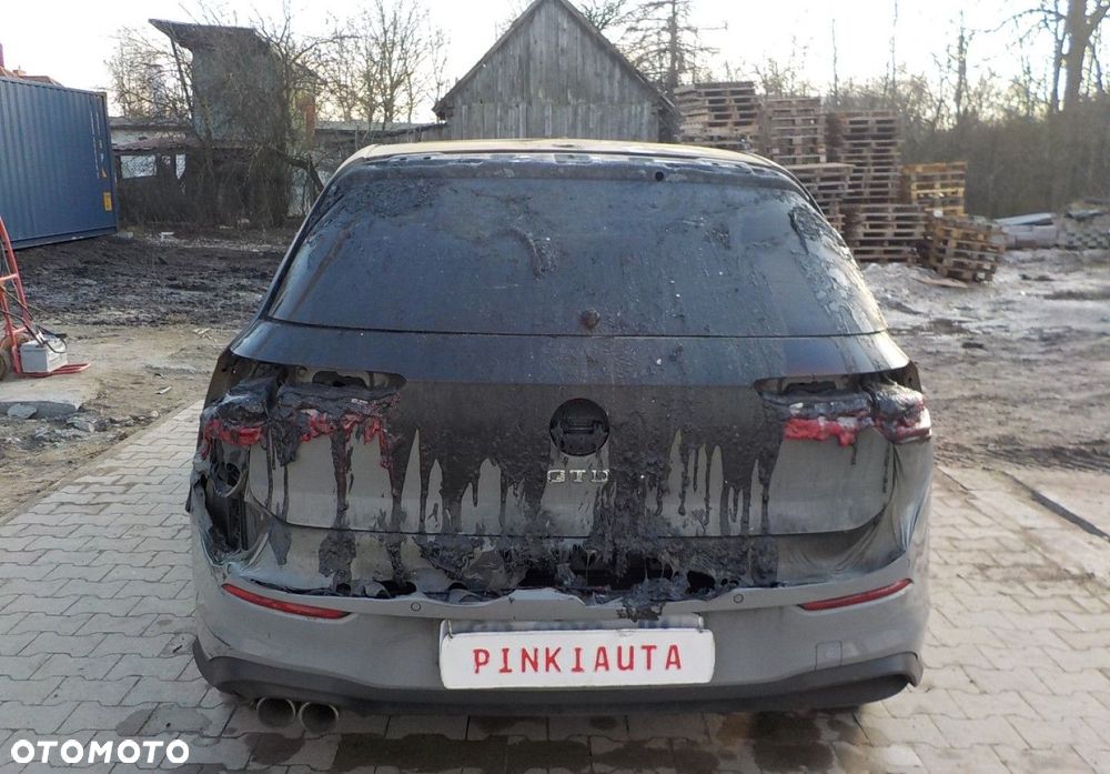 Volkswagen Golf - 10