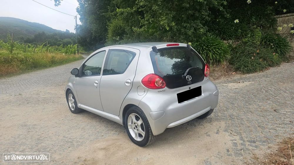 Toyota Aygo 1.0 + AC - 3