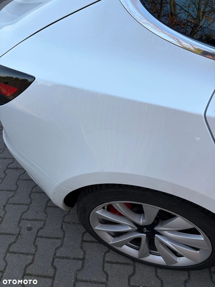 Tesla Model 3 - 8