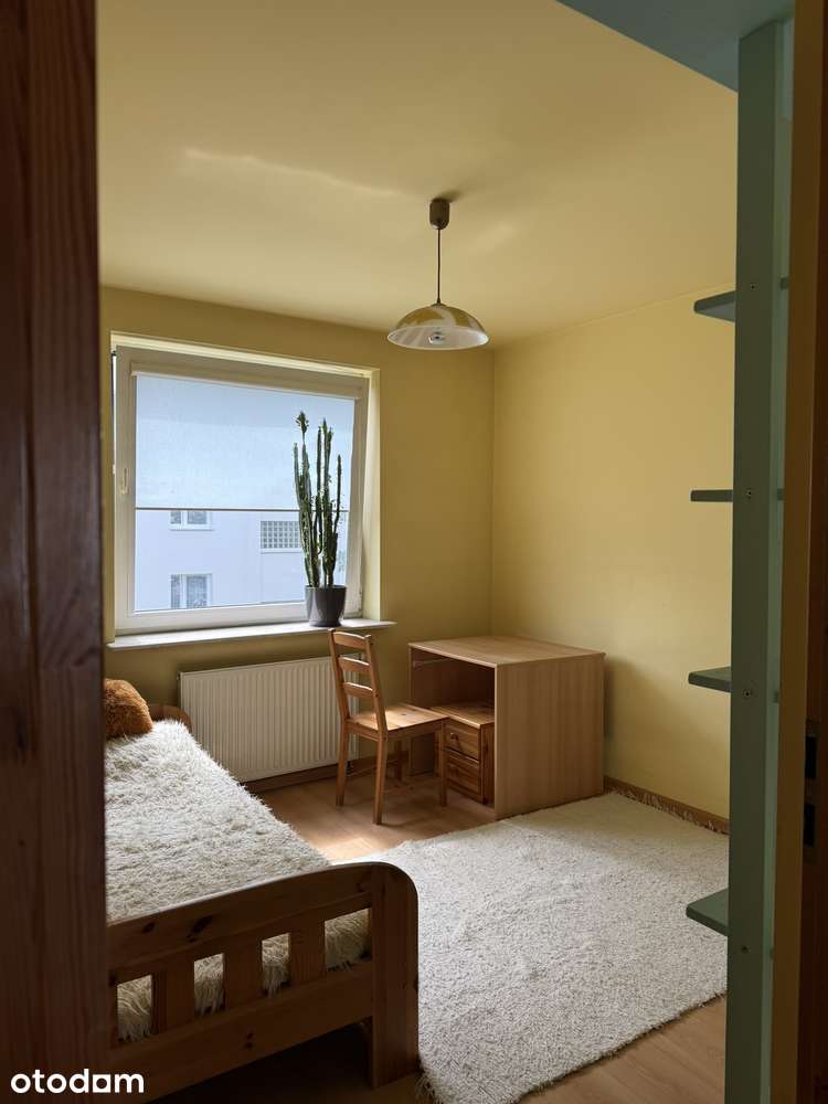 Mieszkanie 3-pokojowe z balkonem i garażem w centrum .
