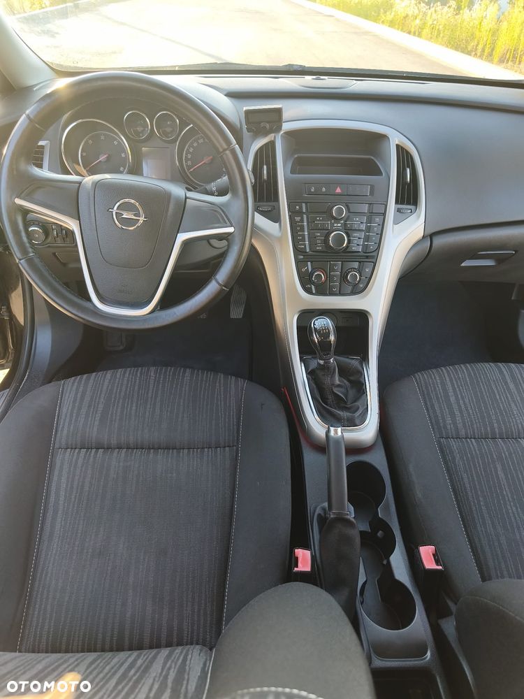Opel Astra 2.0 CDTI Cosmo - 8