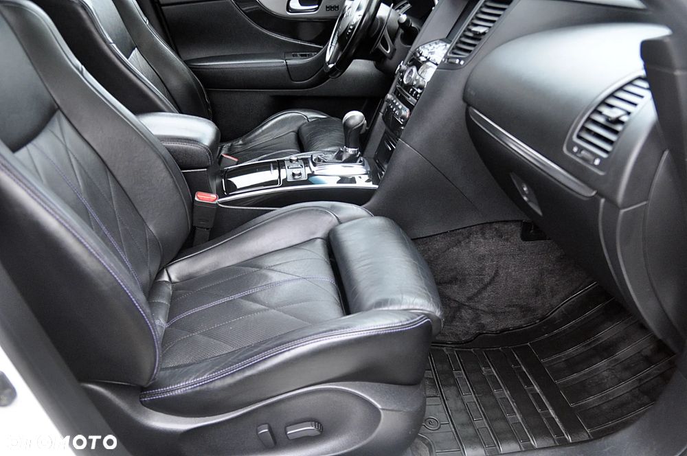 Infiniti QX70 3.0d S - 12