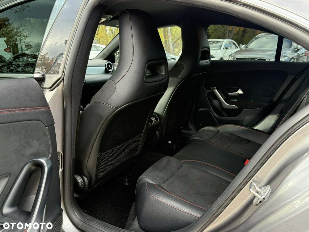 Mercedes-Benz CLA 180 AMG Line 7G-DCT - 16