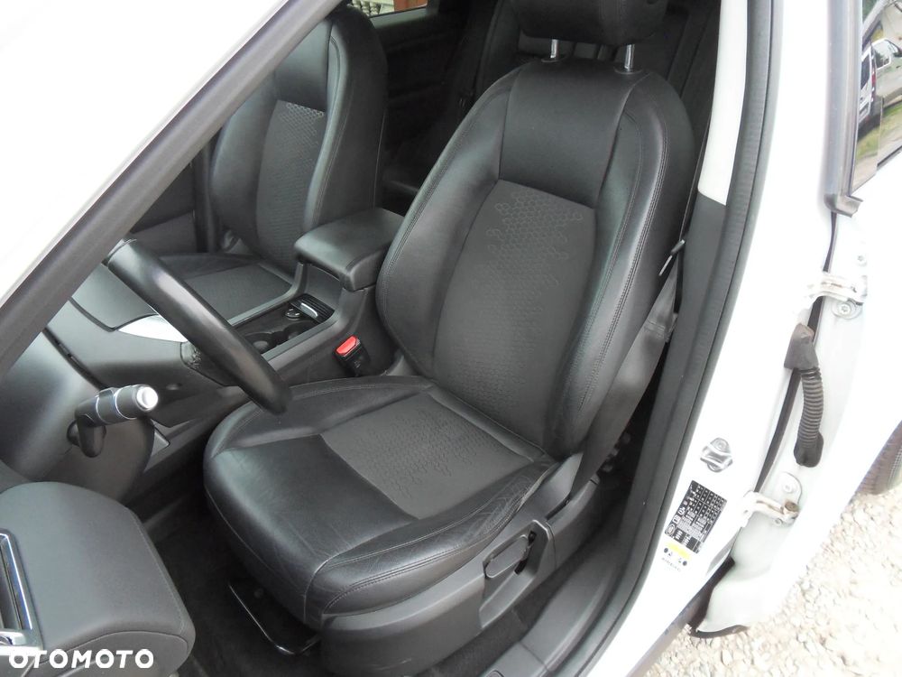 Land Rover Discovery Sport 2.0 TD4 HSE Luxury - 14