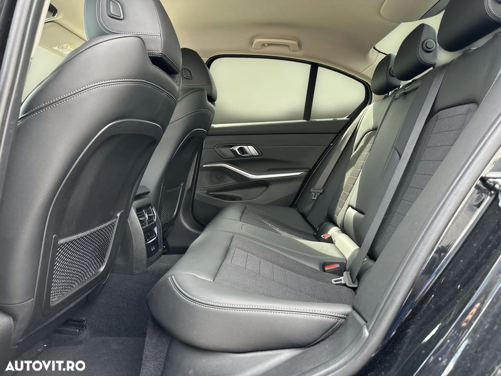 BMW Seria 3 320i xDrive Aut. - 12