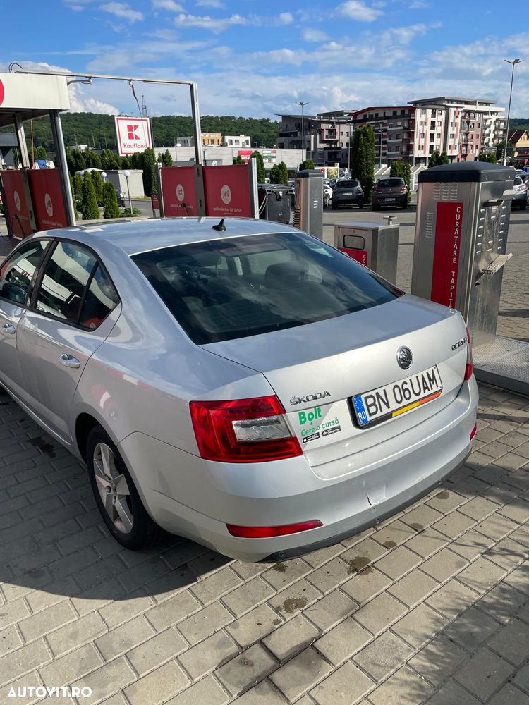 Skoda Octavia 1.6 TDI Active - 6