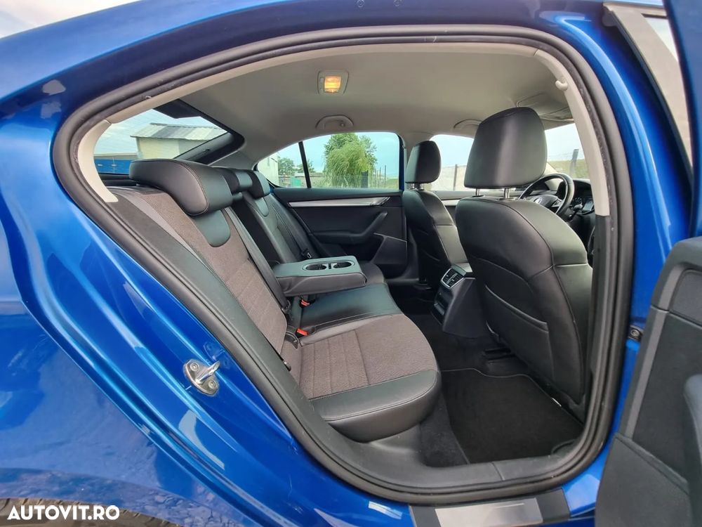 Skoda Octavia 2.0 TDI Sport Edition - 24