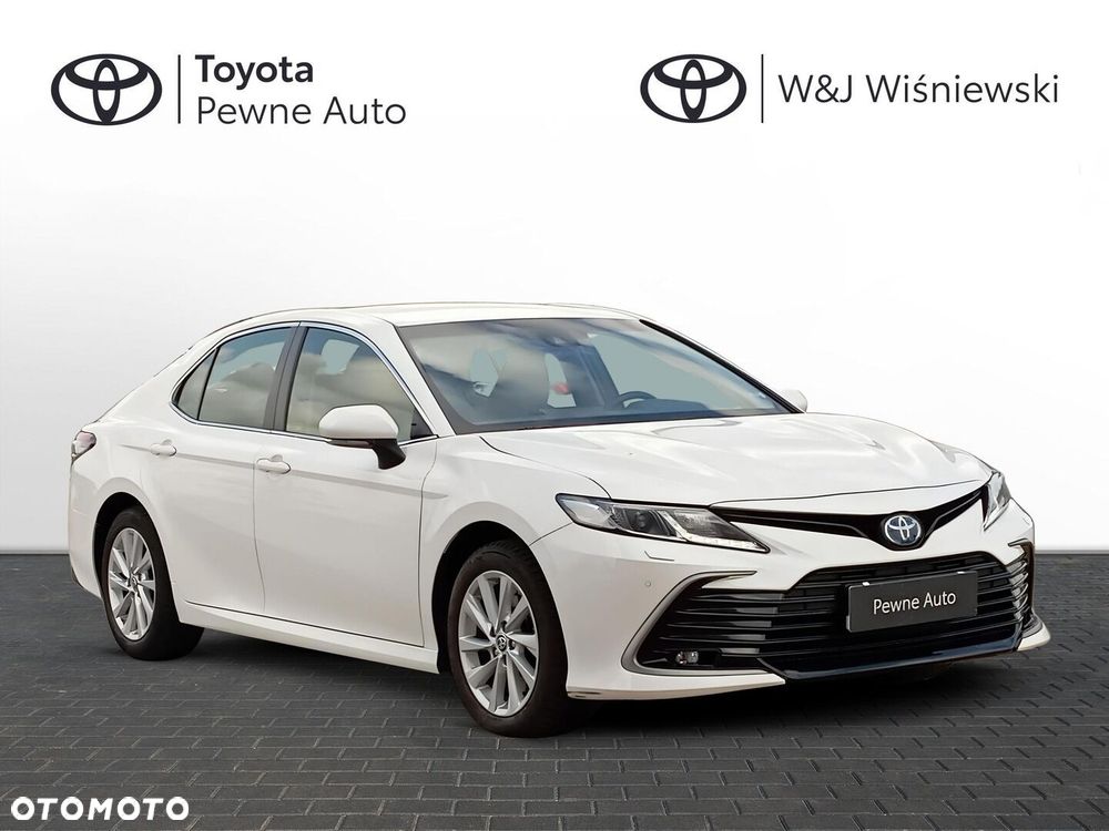 Toyota Camry 2.5 Hybrid Comfort CVT - 24