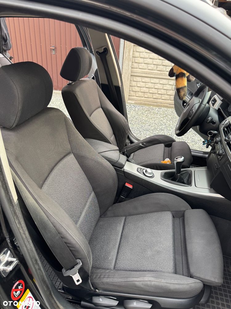 BMW Seria 3 320d - 16