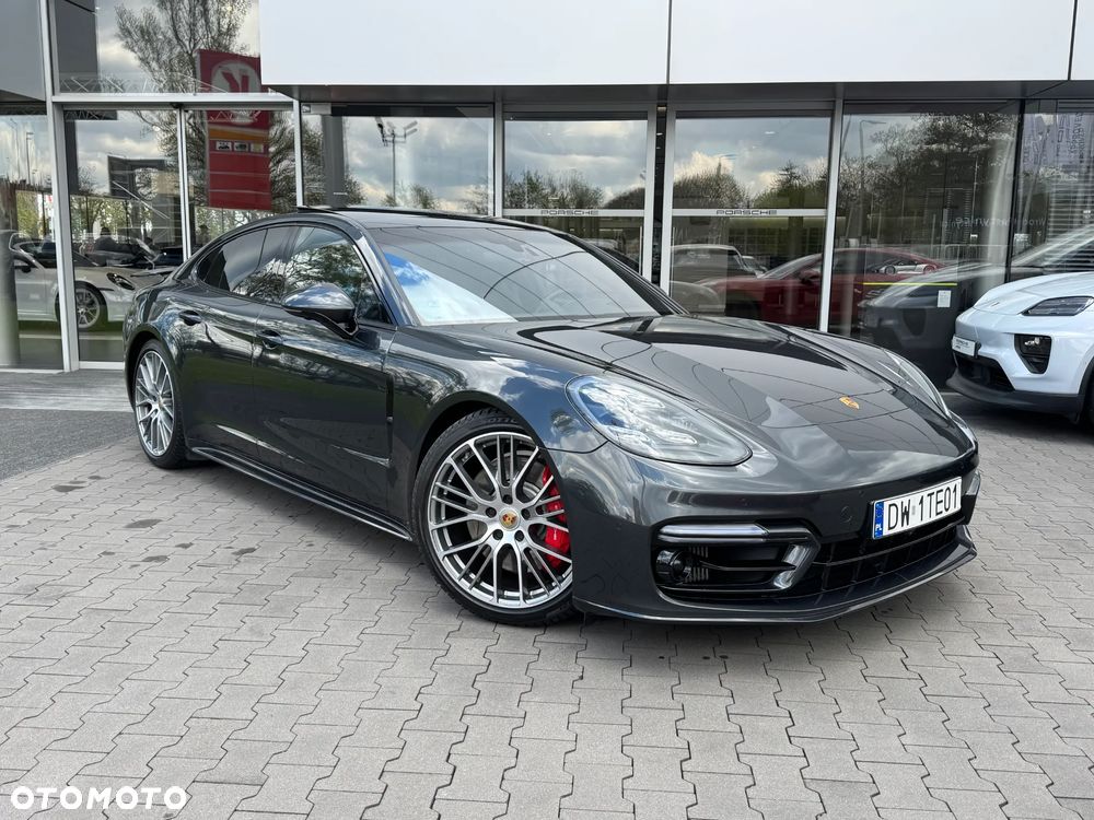 Porsche Panamera GTS - 4