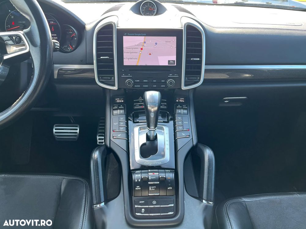 Porsche Cayenne - 19
