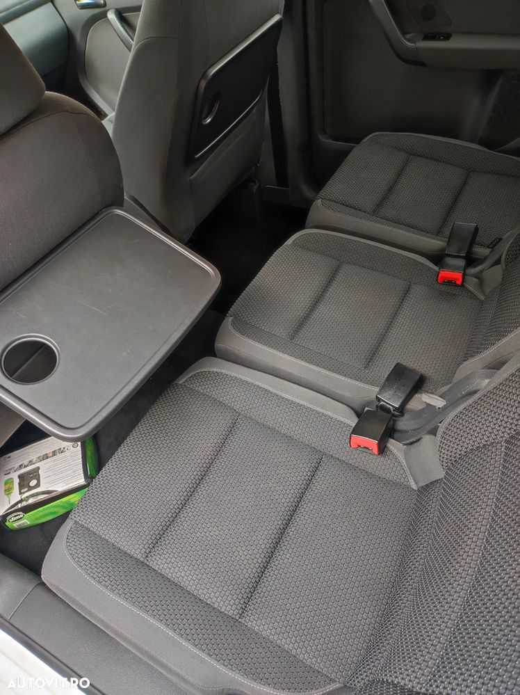 Volkswagen Touran 2.0 TDI DPF BlueMotion Technology DSG Highline - 5