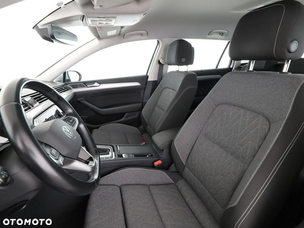 Volkswagen Passat Variant 2.0 TDI SCR DSG Business - 14