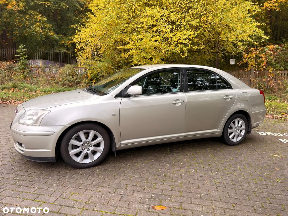 Toyota Avensis - 9